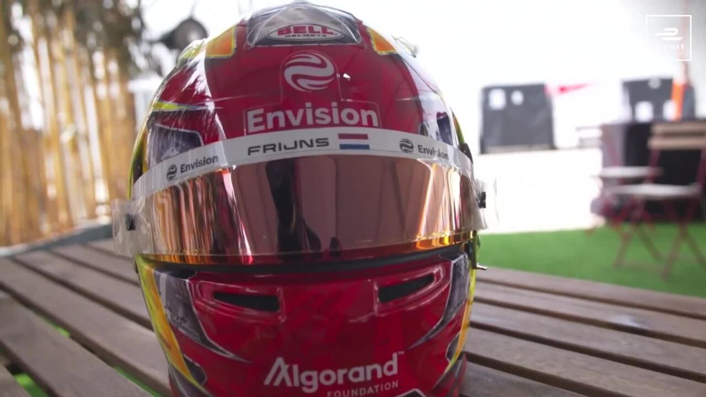 How Do Racing Drivers Design Their Helmets