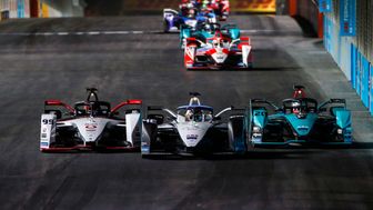 Overtake of the season? Edo Mortara threads the needle at 130mph in Round 1 at Diriyah