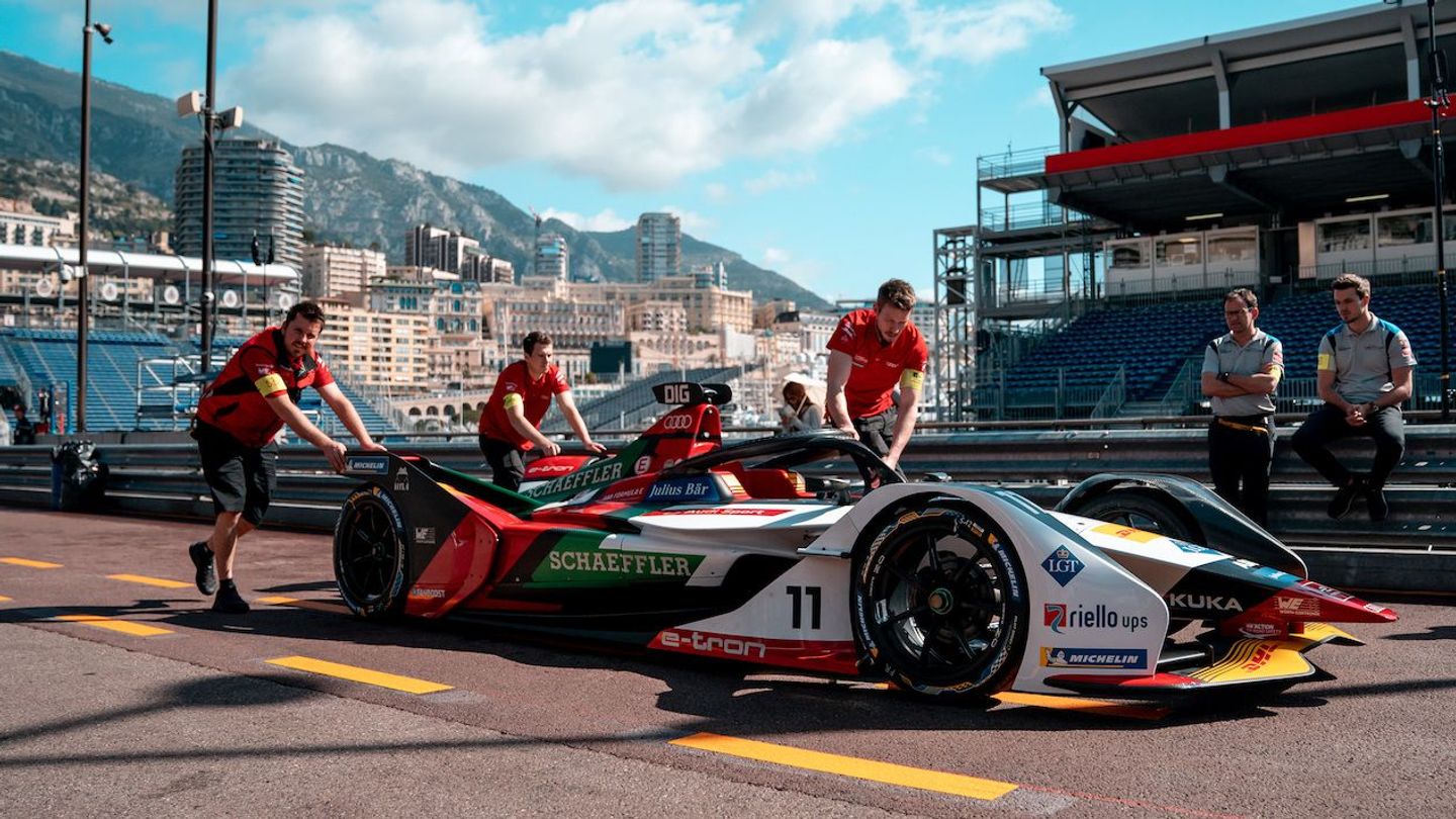 Di Grassi fastest in first practice of the morning in Monaco
