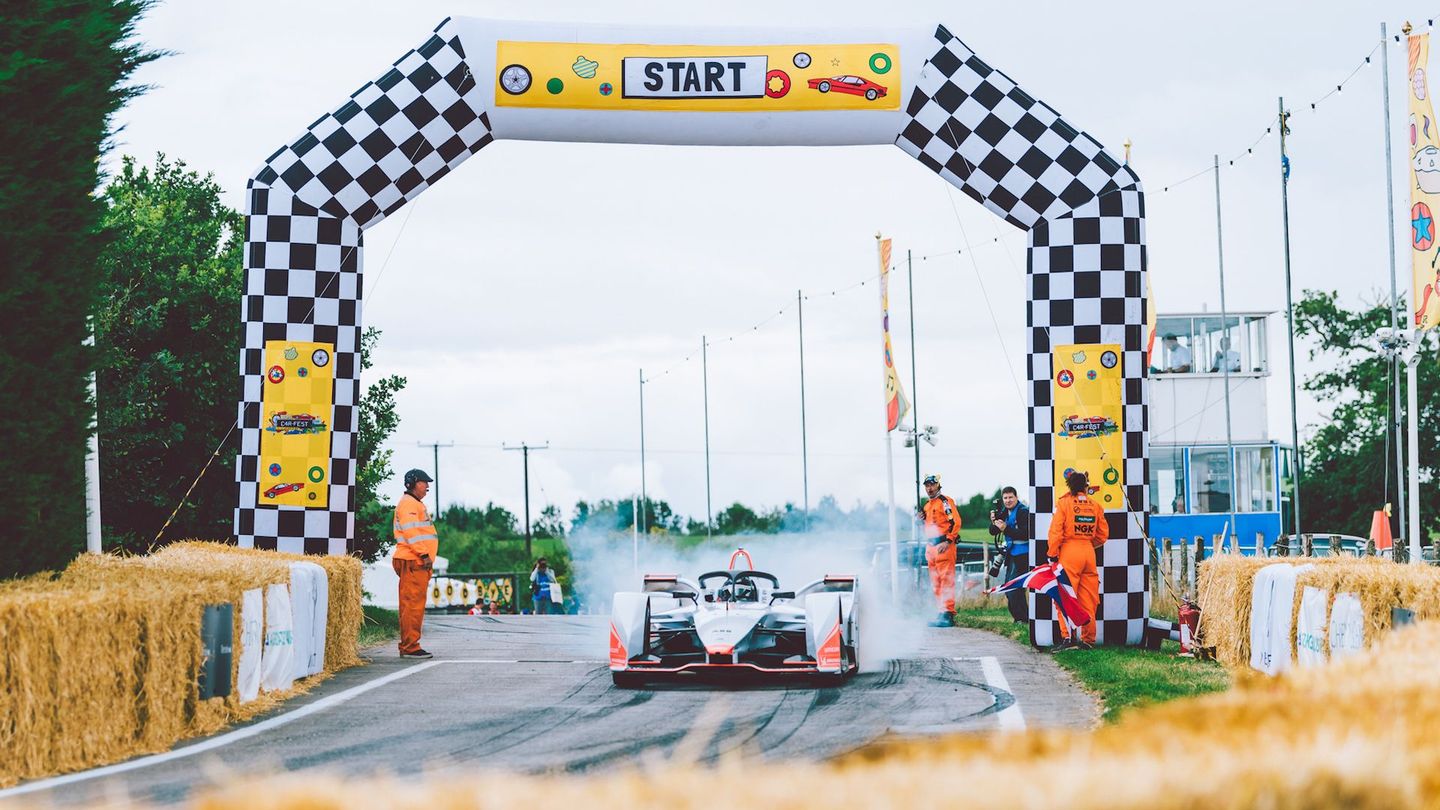 Dejonghe pilots Mahindra's Gen2 M5Electro in UK debut drive