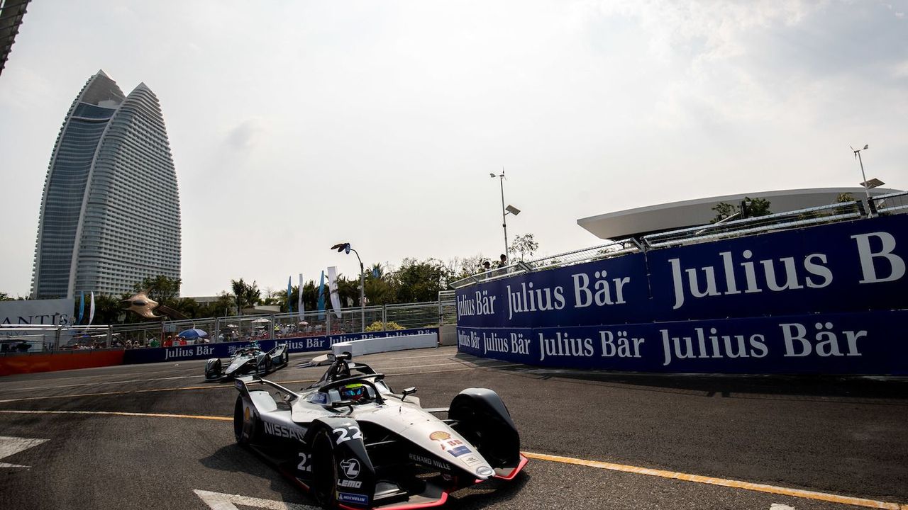 rowland-driving-sanya