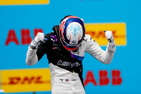 dennis rookie winner in valencia