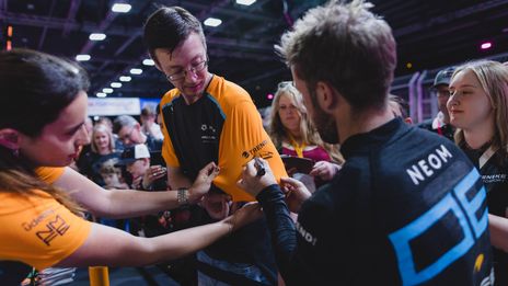 London S10 Autograph Session