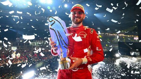 oliver rowland season 11 champion trophy