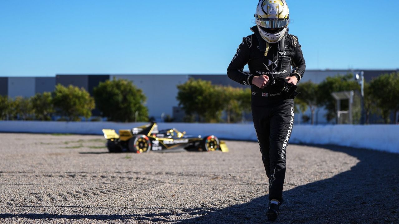 barnard ds penske valencia breakdown