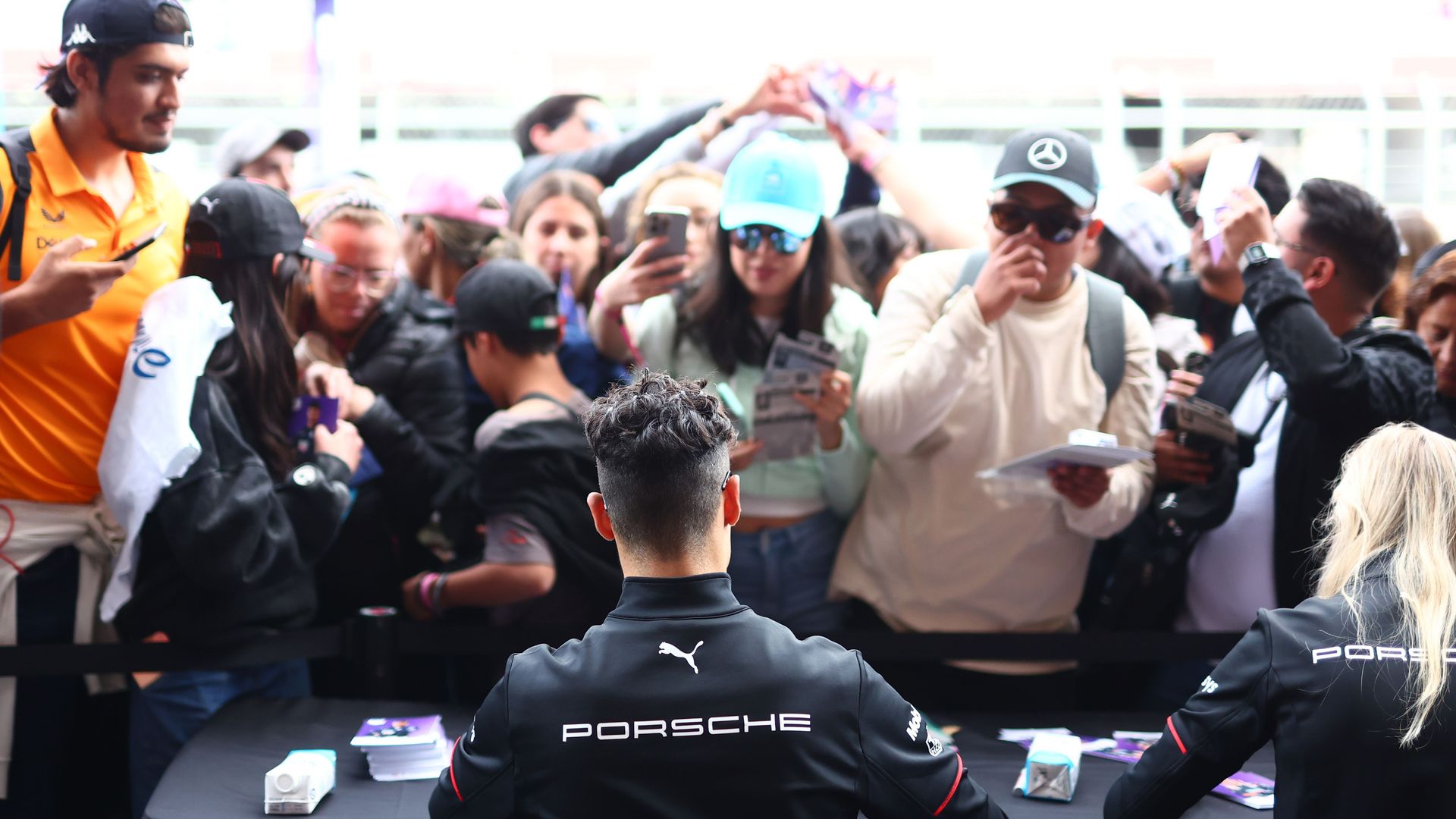 mexico city wehrlein autograph session