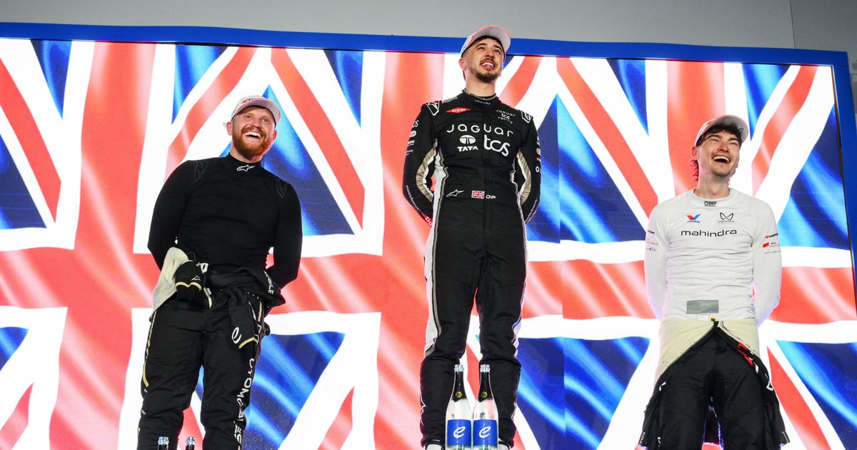 セニョール・フロッグスが首位に浮上